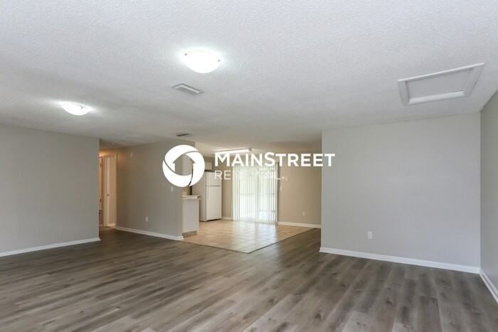 2216 Selkirk St - Photo 4 of 16