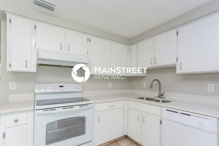 2216 Selkirk St - Photo 6 of 16
