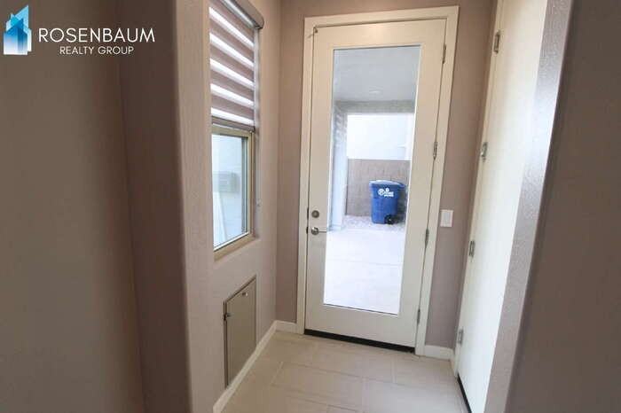 661 N Abalone Dr - Photo 3 of 34