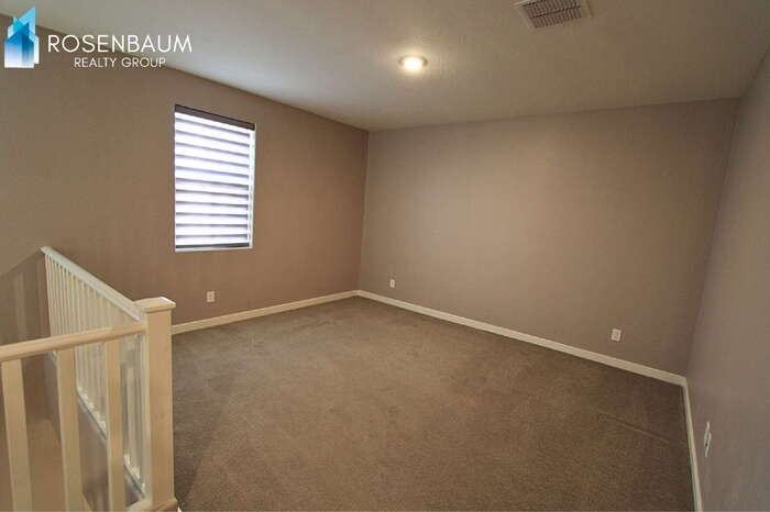 661 N Abalone Dr - Photo 7 of 34
