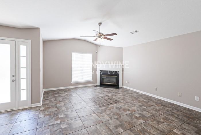 5862 Waggoner Ct - Photo 4 of 27