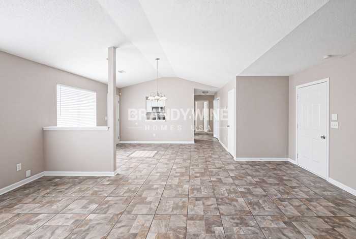 5862 Waggoner Ct - Photo 6 of 27