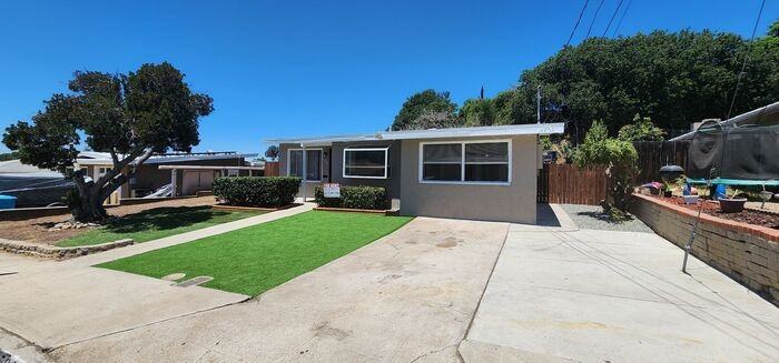 5904 Thorn St - Photo 2 of 24