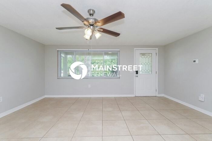 5700 Thrush Dr - Photo 3 of 16