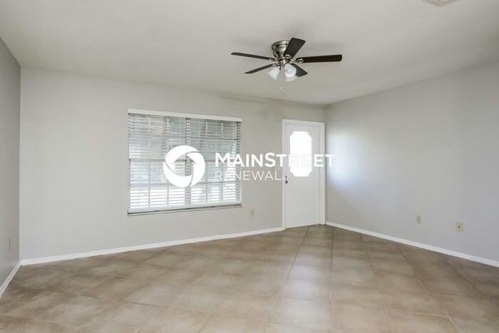 2680 Roxbury Cir - Photo 3 of 16
