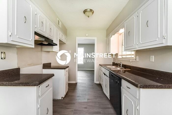 3571 Castleman St - Photo 5 of 17