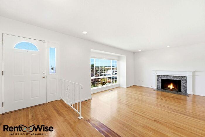 1955 Beach Park Blvd - Photo 4 of 50