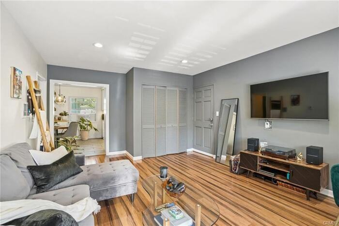 5841 Bowcroft St #4 - Photo 7 of 33