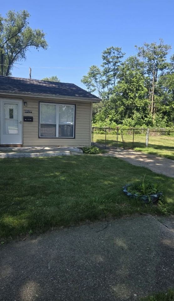 2248 Williams St - Photo 2 of 18