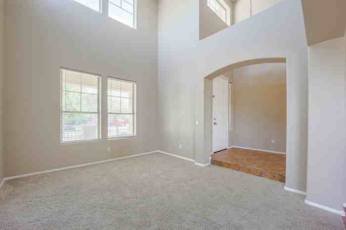2516 W Saint Kateri Dr - Photo 4 of 37