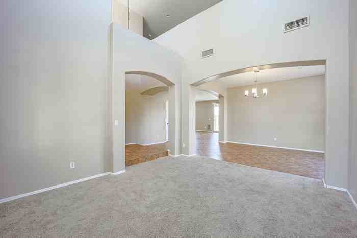2516 W Saint Kateri Dr - Photo 5 of 37