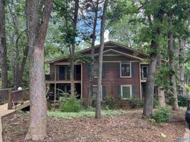 featured image of 2040 Woodlawn Dr Sw