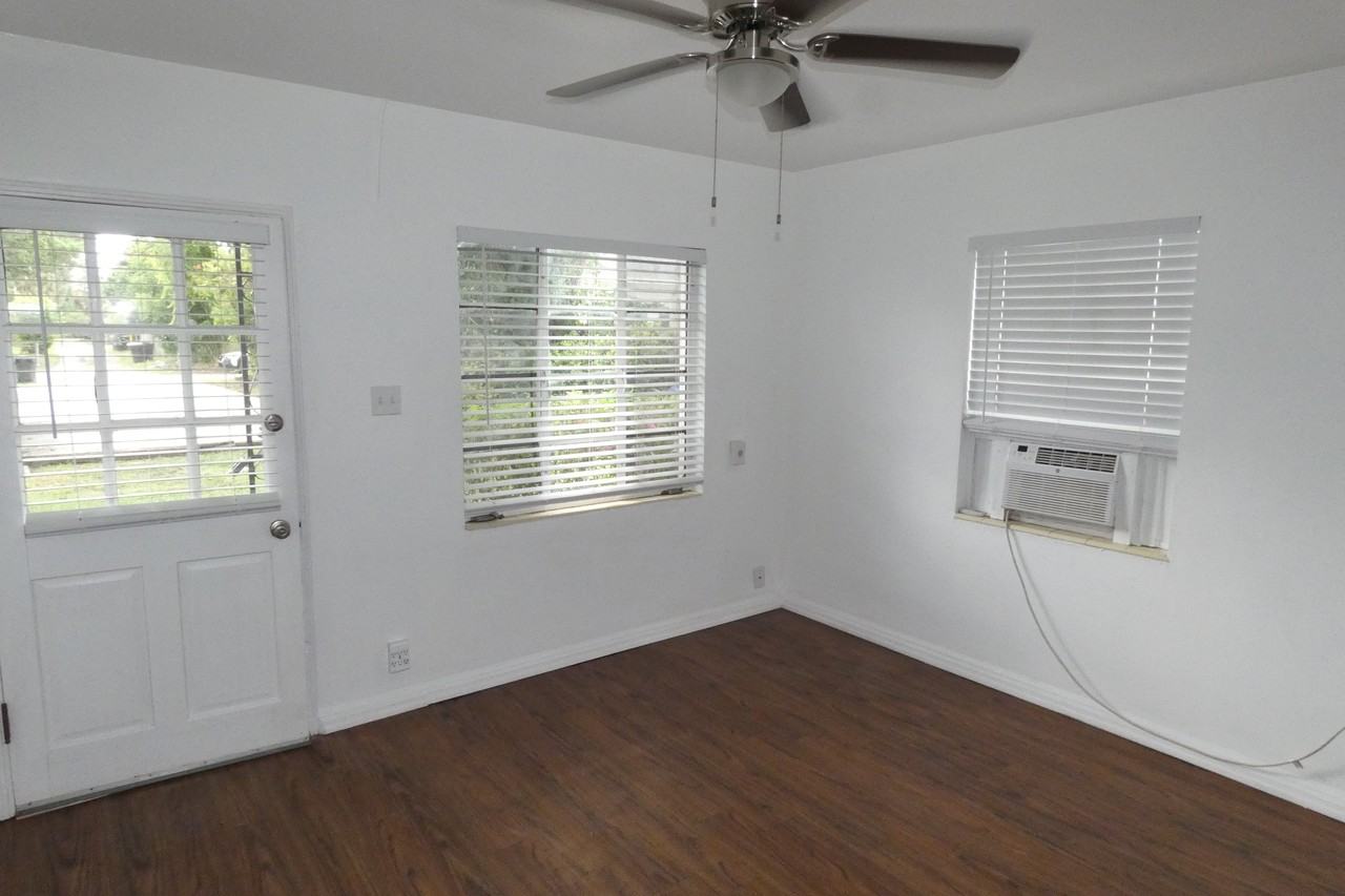 2567 15th Ave N #2 - Photo 3 of 14