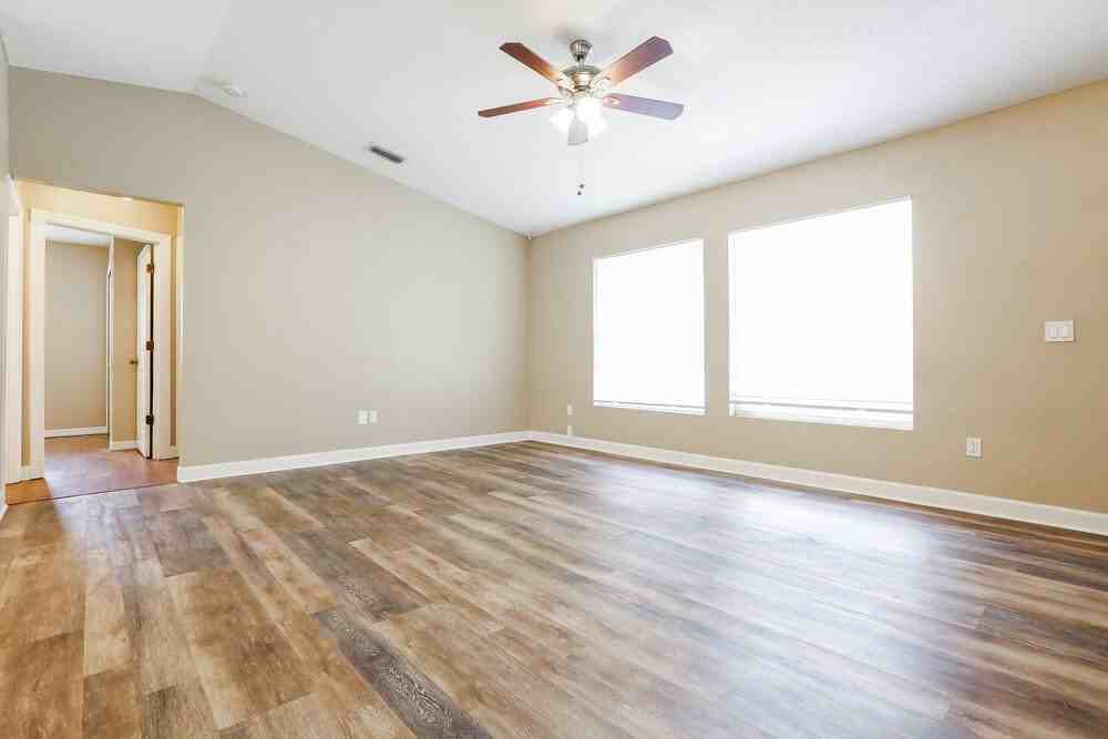 2429 Vedado St - Photo 4 of 16