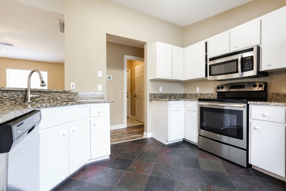 2429 Vedado St - Photo 6 of 16