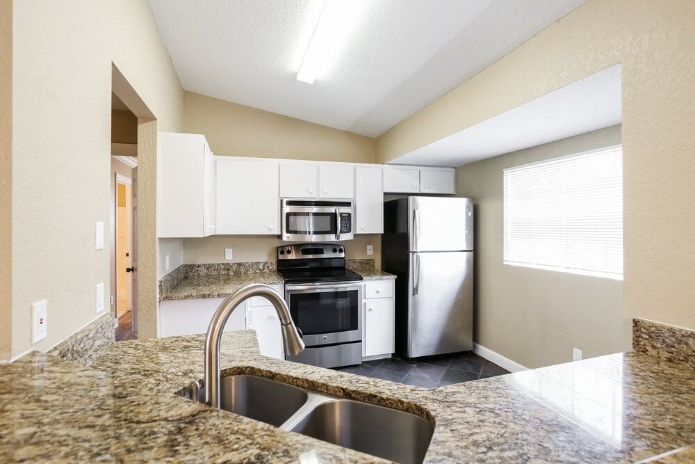 2429 Vedado St - Photo 7 of 16