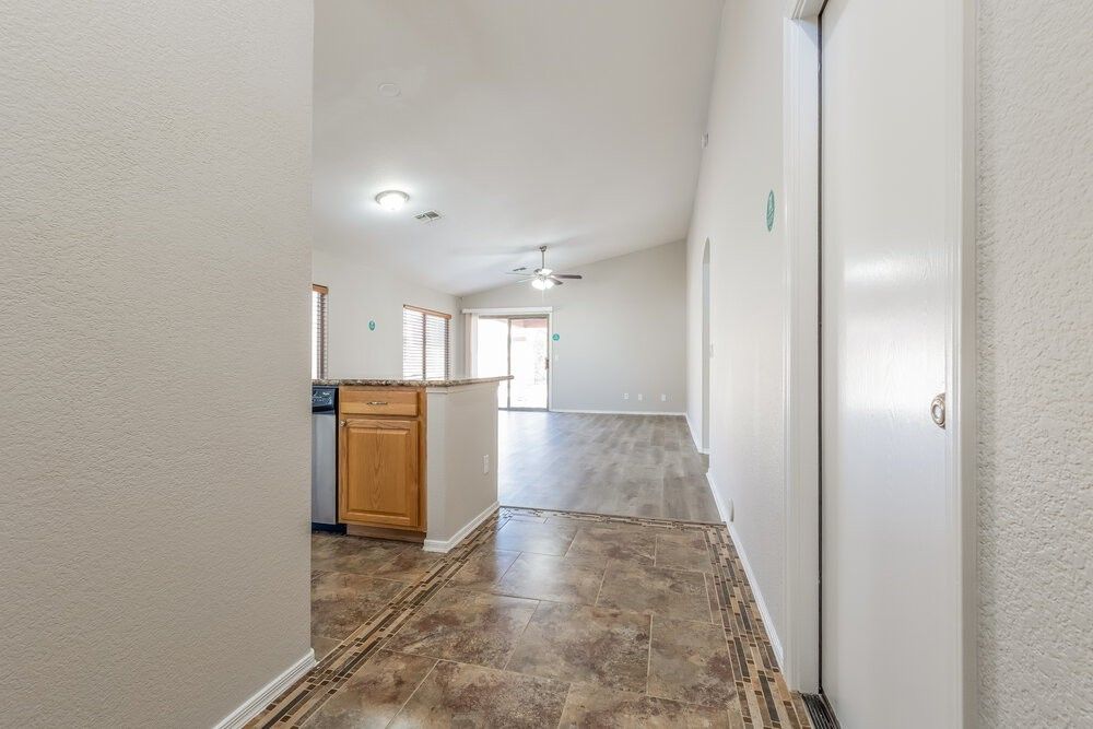 3834 E Longhorn Dr - Photo 3 of 16