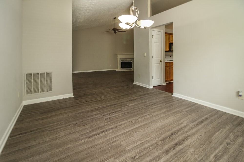 5729 Lakeview Cir - Photo 6 of 25