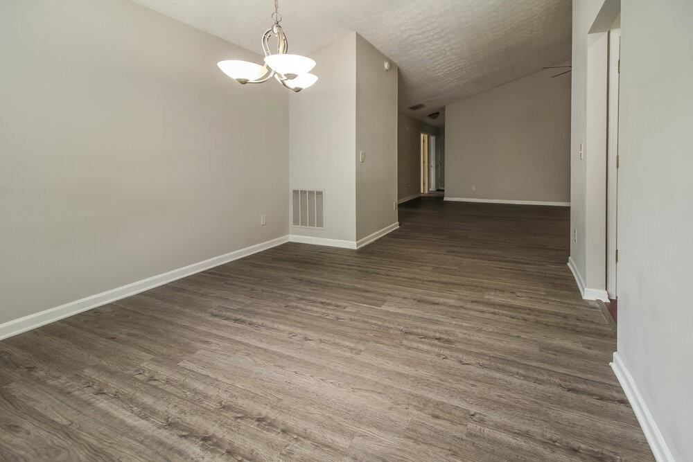 5729 Lakeview Cir - Photo 7 of 25