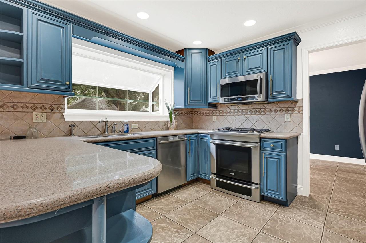 29 Dover Drive - Photo 2 of 12