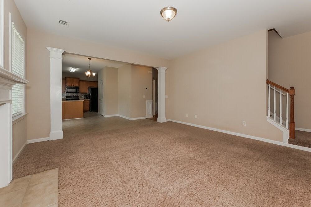 2505 Mockingbird Ln - Photo 6 of 17
