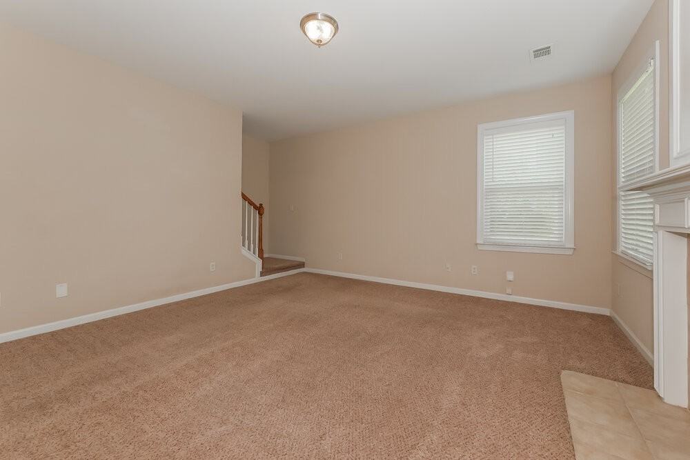 2505 Mockingbird Ln - Photo 7 of 17