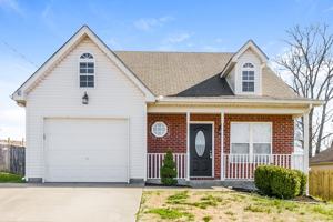 featured image of 922 Sky Valley Trl