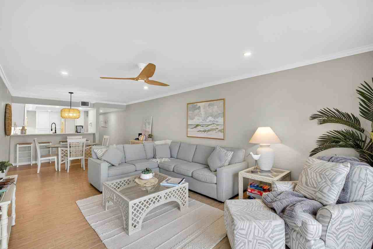 5201 Gulf Of Mexico Dr #1578376P - Photo 4 of 34