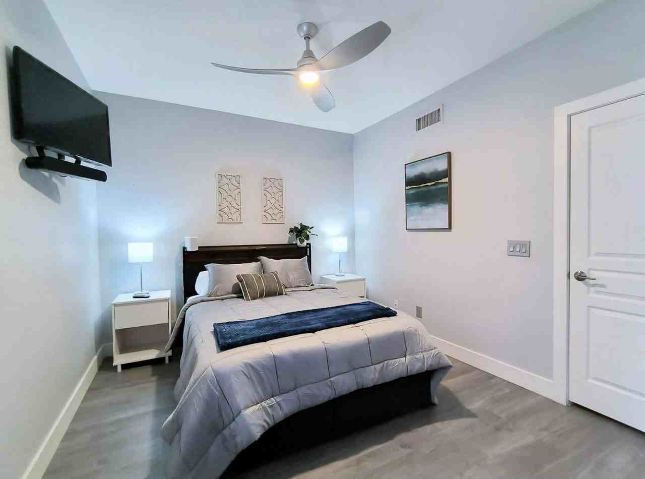 15221 N Clubgate Dr #1578378P - Photo 6 of 38