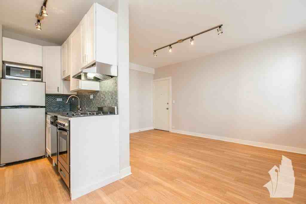 511 W Belmont Ave #36 - Photo 2 of 10