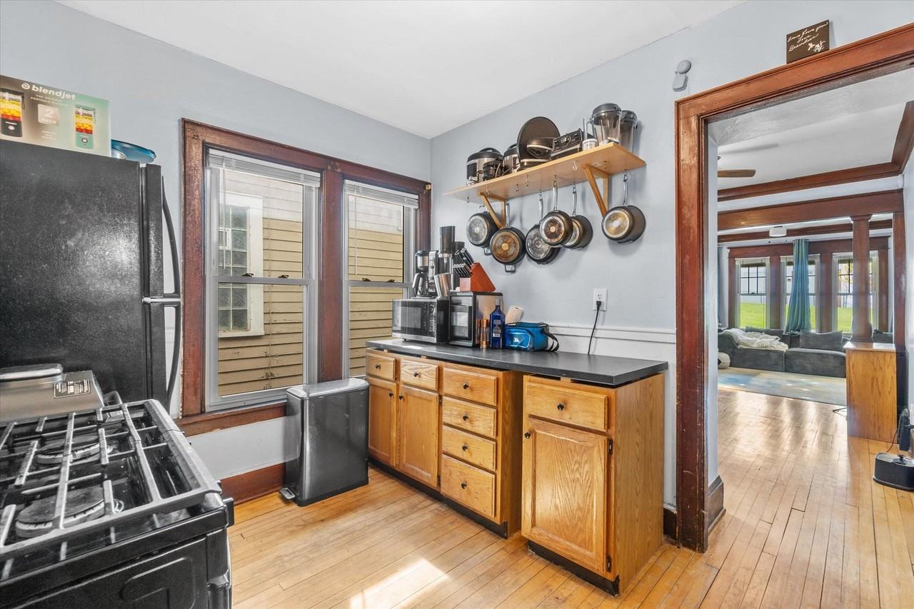 2116 N Oakland Ave #2116 - Photo 4 of 8