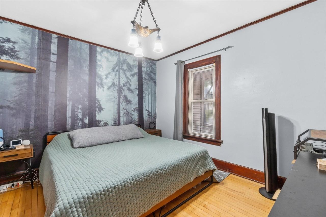 2116 N Oakland Ave #2116 - Photo 5 of 8