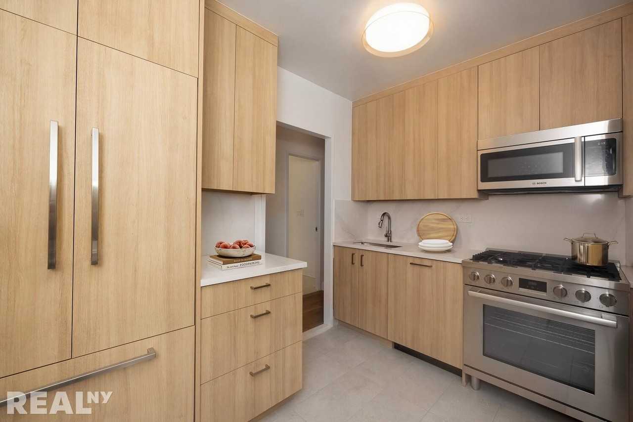 W End Ave #1708 - Photo 3 of 11