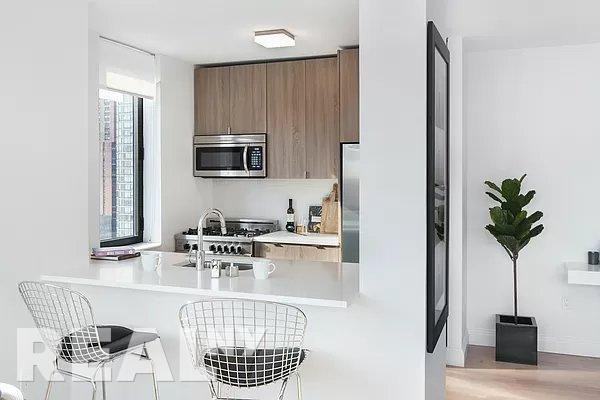 E 94th St #21C - Photo 3 of 11