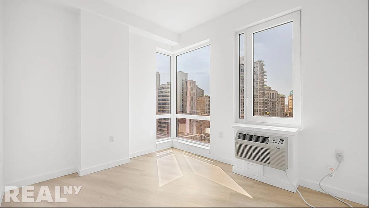 Lawrence St #1303 - Photo 6 of 20