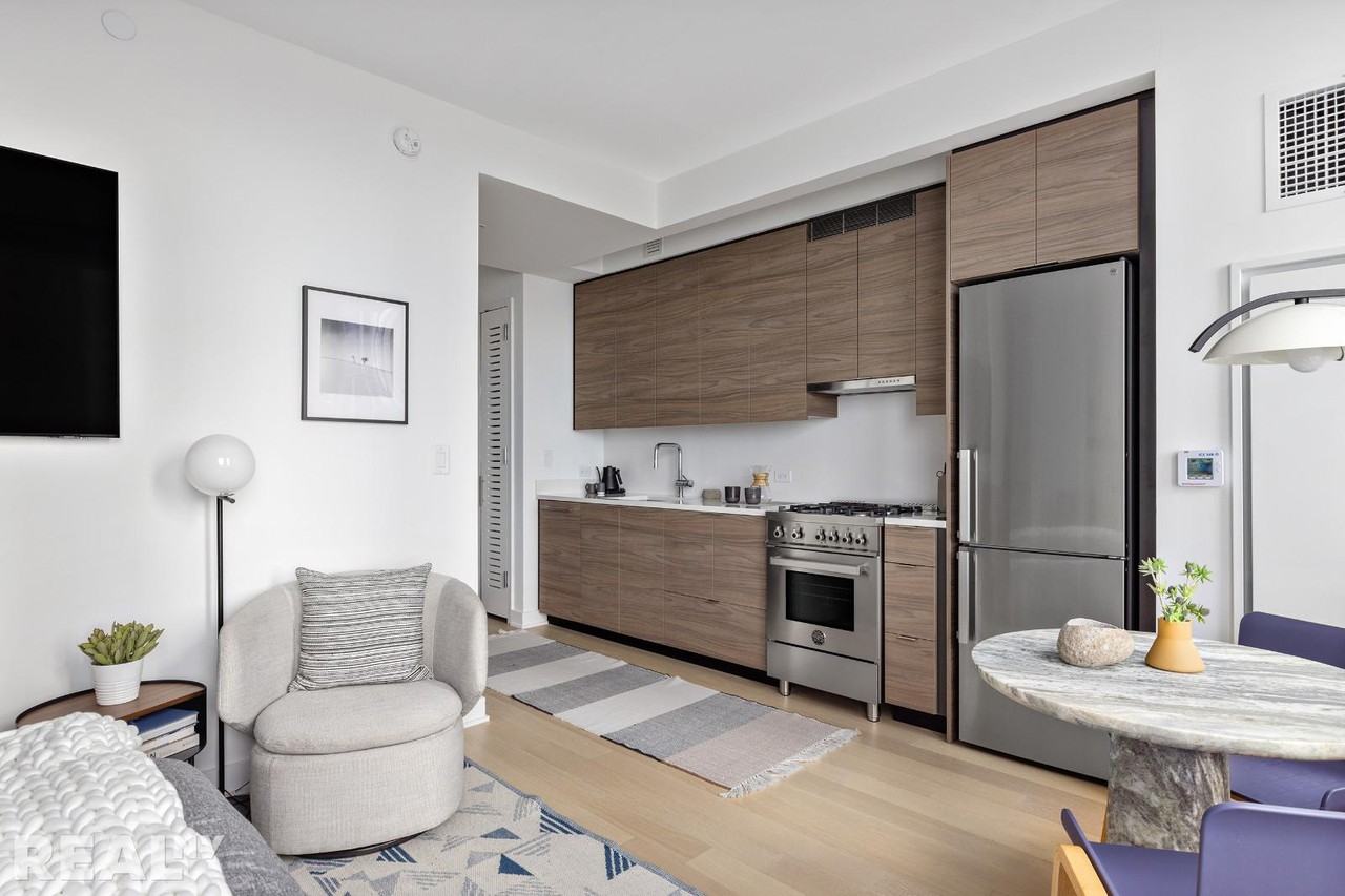 W 38th St #3505 - Photo 6 of 17
