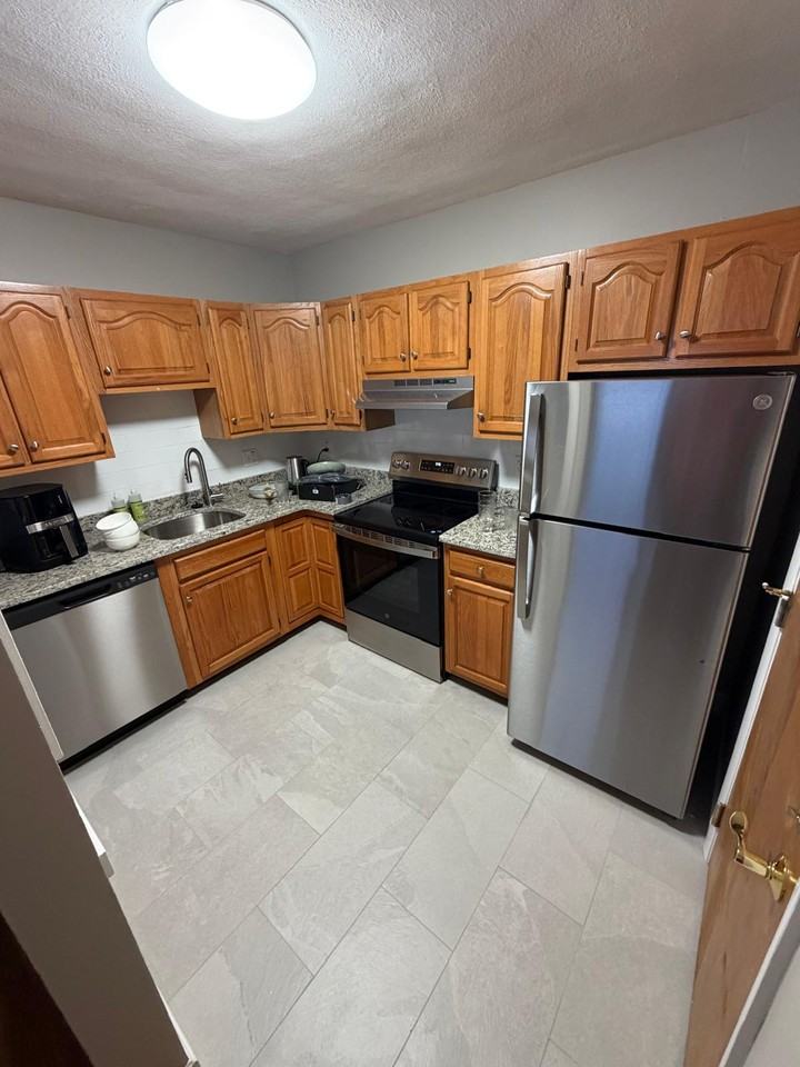 290 Grove Street #8 - Photo 4 of 5