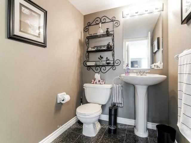 2111 Lake Shore Boulevard West #814 - Photo 4 of 15