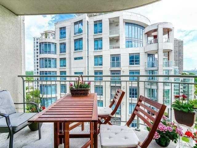 2111 Lake Shore Boulevard West #814 - Photo 5 of 15