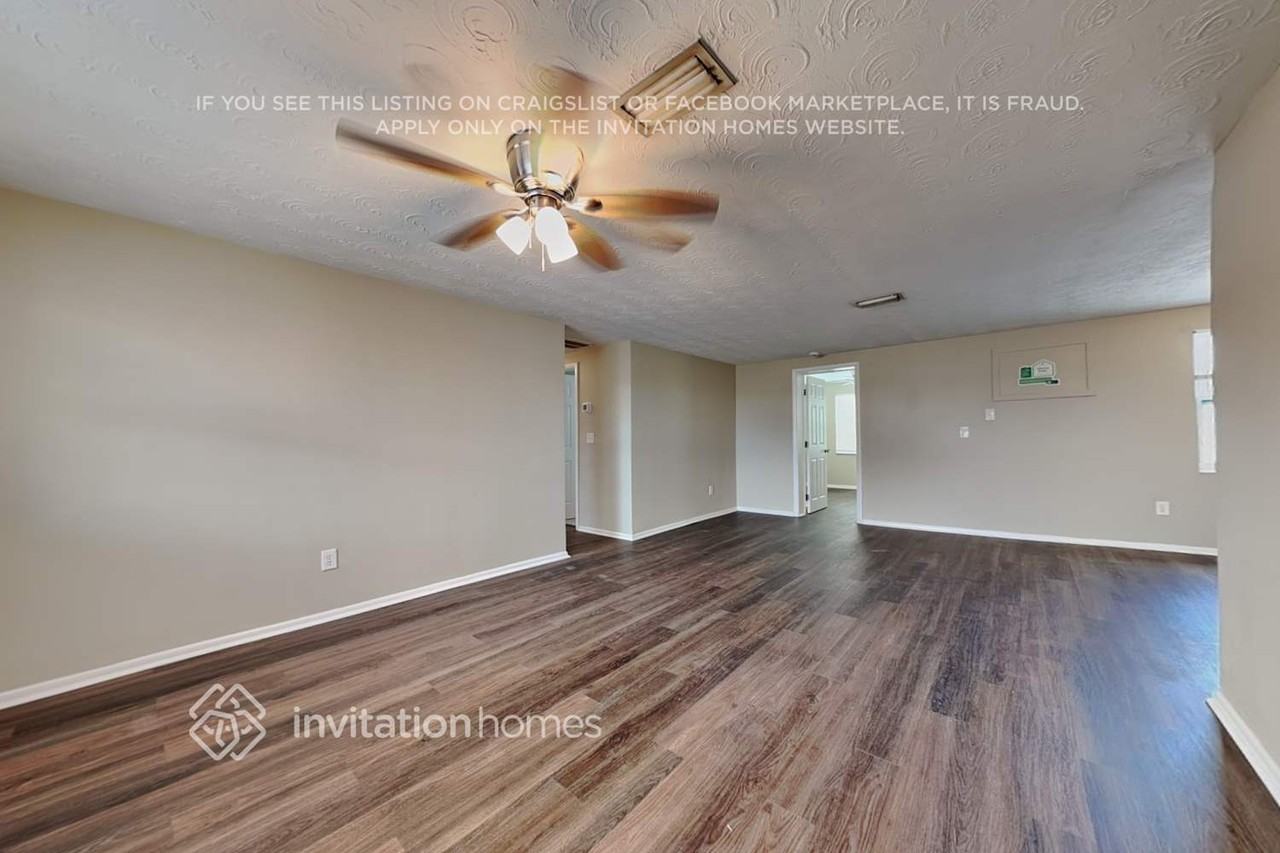 3910 Beechwood Dr - Photo 3 of 18