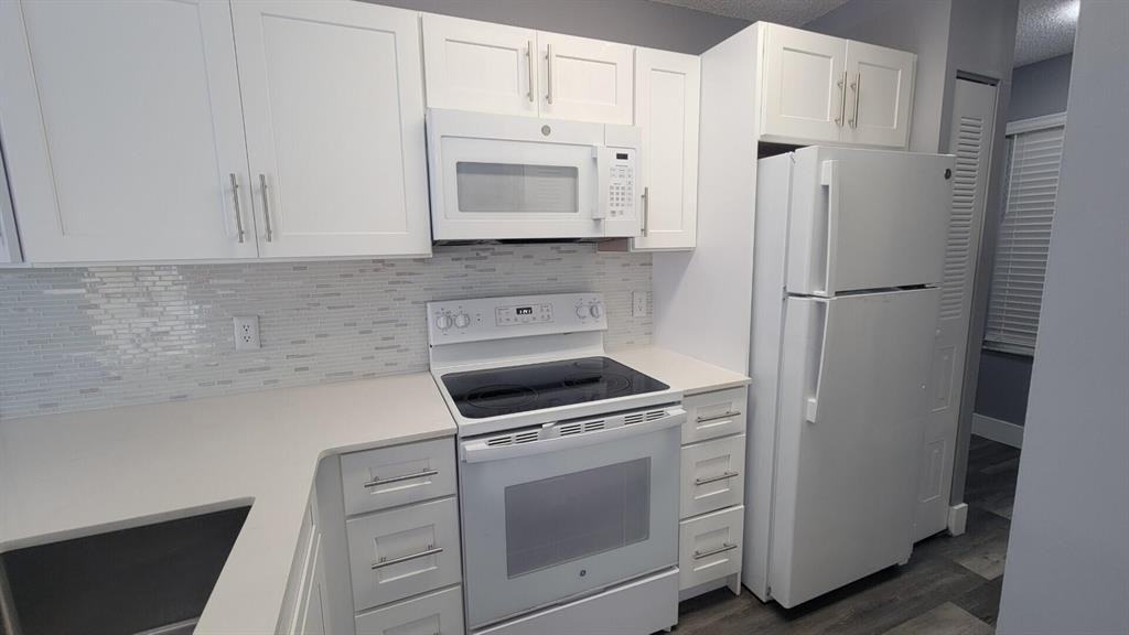 969 Coral Club Drive #969 - Photo 2 of 9