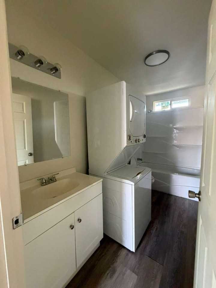 427 N Orange Ave #A - Photo 3 of 6