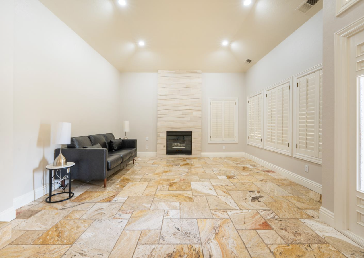 585 E Chesapeake Cir #1 - Photo 3 of 37