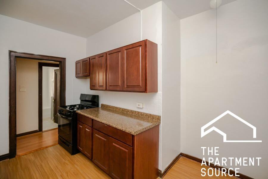 1943 Wesley Ave #1 - Photo 4 of 10