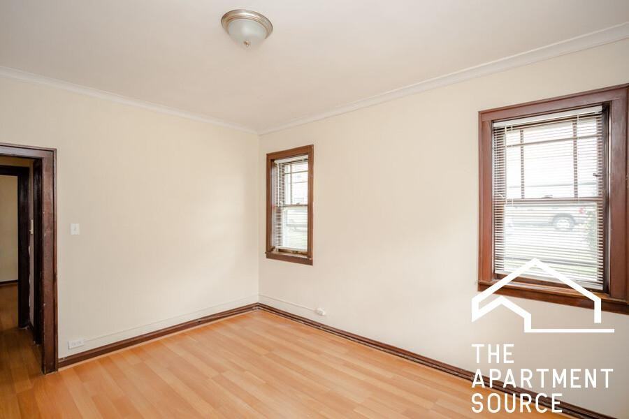 1943 Wesley Ave #1 - Photo 6 of 10