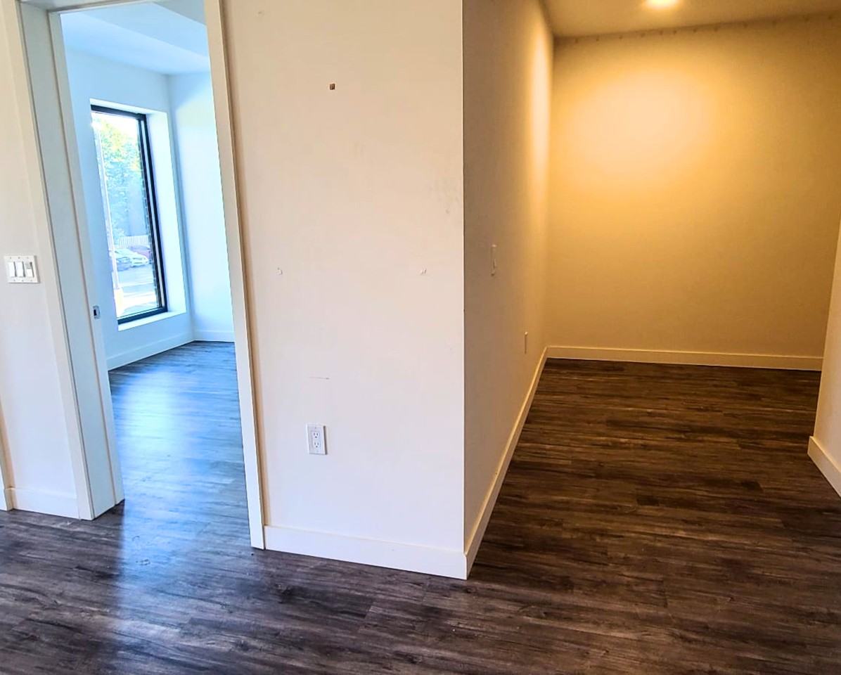 325 University Avenue West #214 - Photo 7 of 9