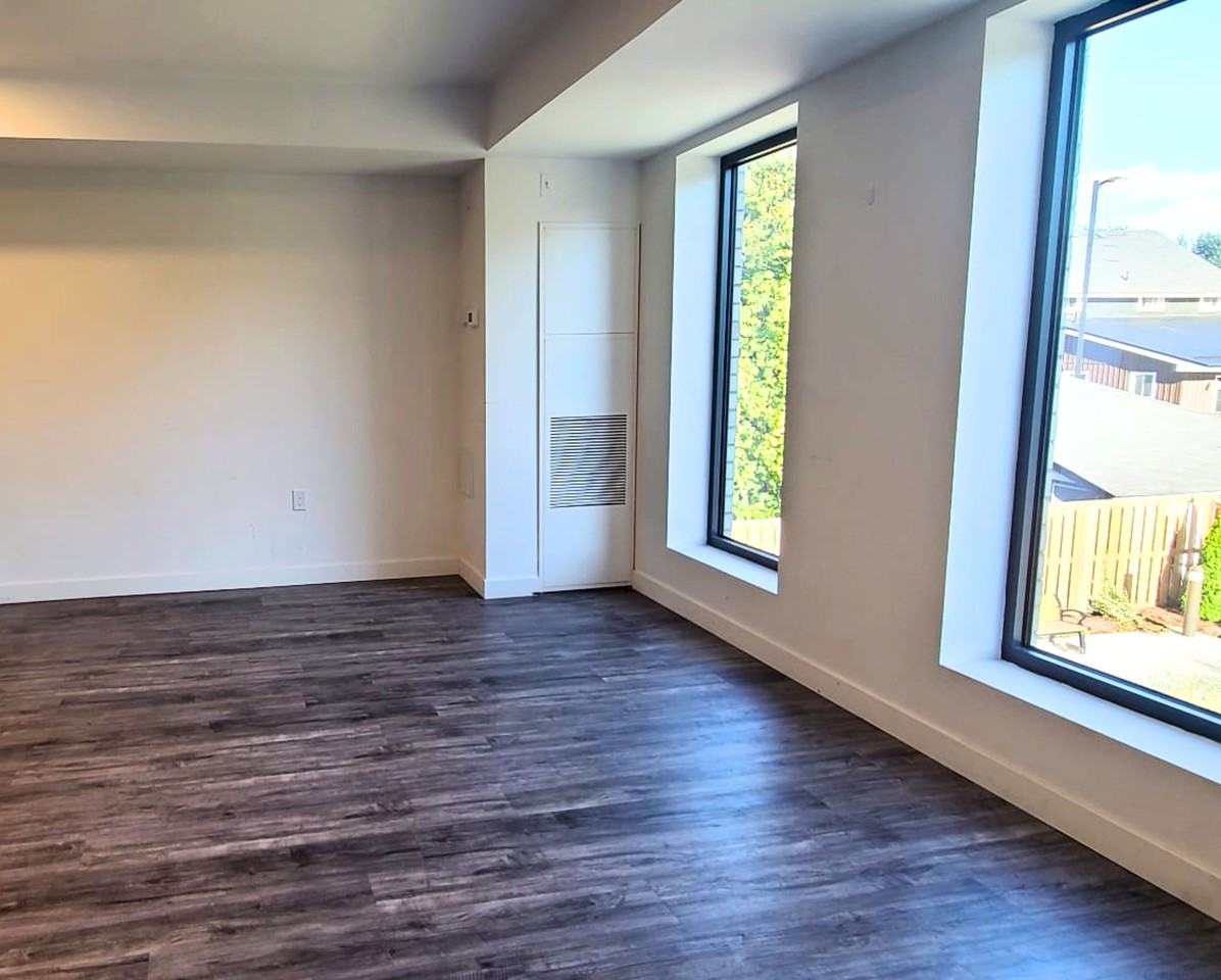 325 University Avenue West #214 - Photo 5 of 9