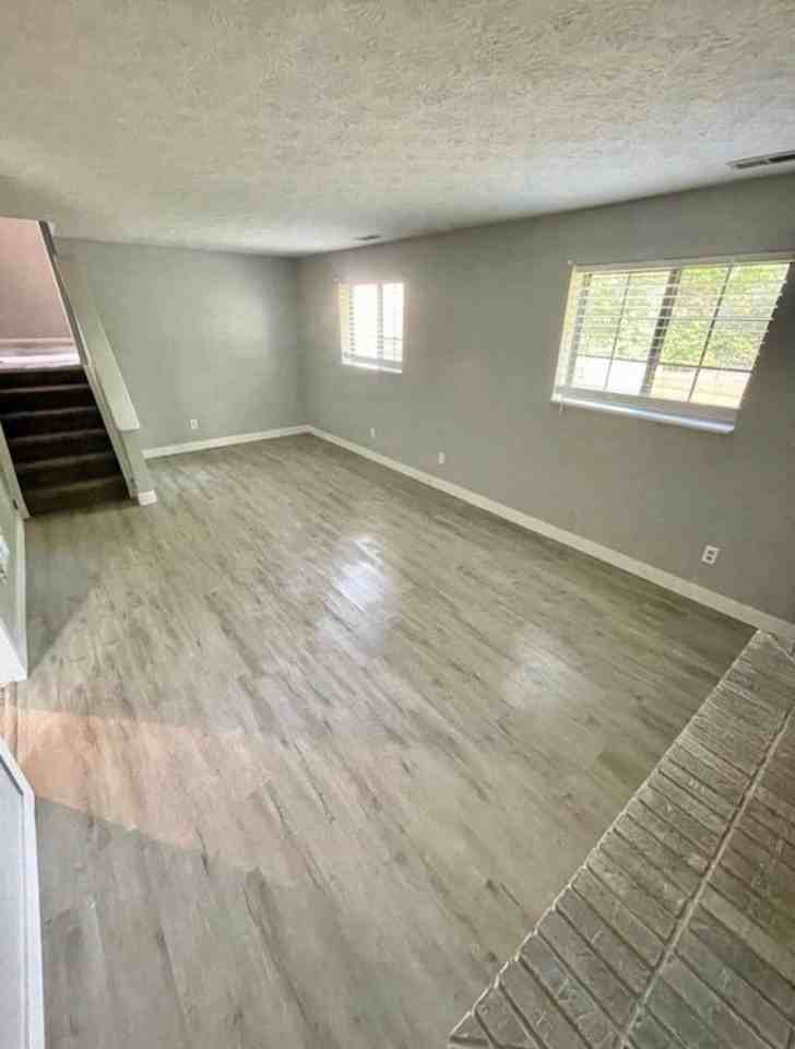 2313 Centennial Ct E - Photo 5 of 18