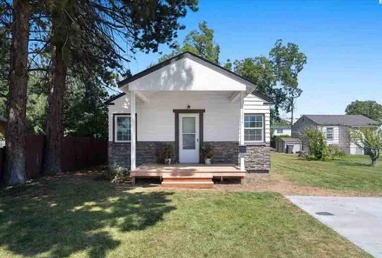 1244 W 1st Ave - Photo 2 of 22