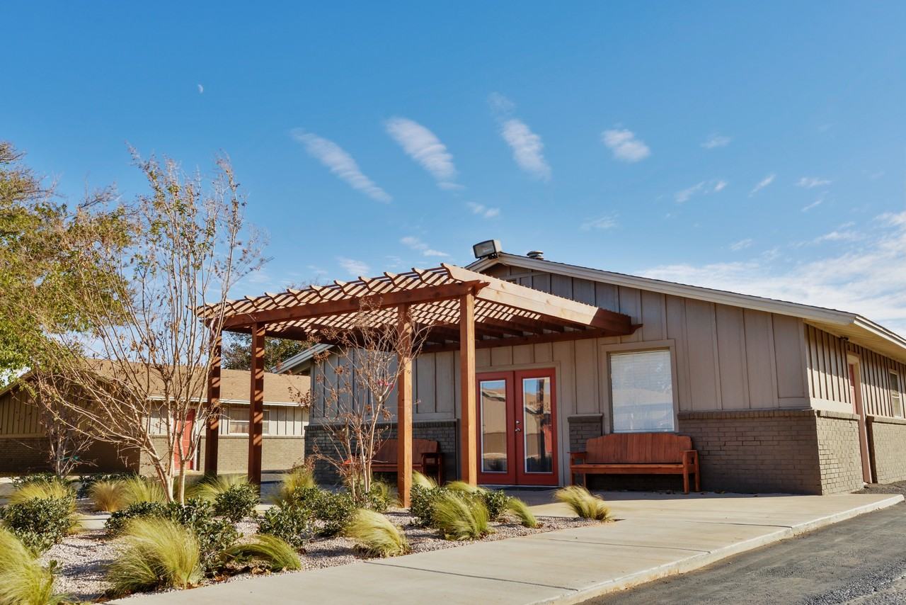 Oak Creek Apartments - Photo 2 of 25